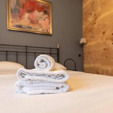 Artistic Deluxe By Bookinghost Apartament *