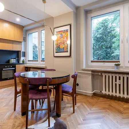 Artistic Deluxe By Bookinghost Apartament *